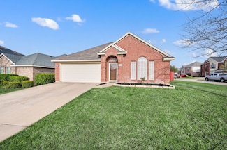 8329 Rolling Rock Dr, Fort Worth, TX 76123