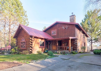 261 NW Springwood Place, Grants Pass, OR 97526