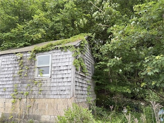 351 County Rd, Barrington, RI 02806