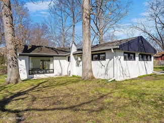 4S242 River Rd, Warrenville, IL 60555
