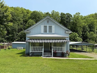 214 Westlake Rd, Ansted, WV 25812