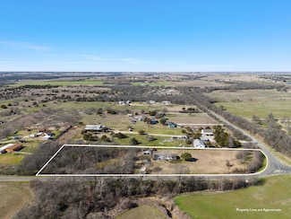 3725 Bluhm Rd, West, TX 76691