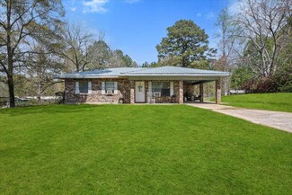 104 Perry Dr, New Augusta, MS 39462
