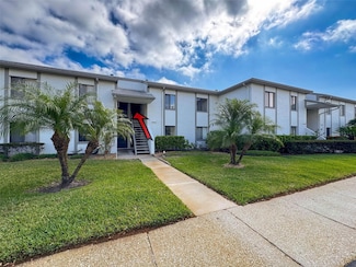 110 W Cypress Ct, Oldsmar, FL 34677