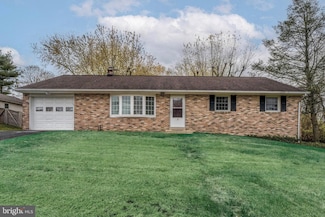 2 Snyder Hill Rd, Lititz, PA 17543