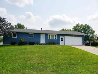 14162 Kimberly Ln, Middlebury, IN 46540