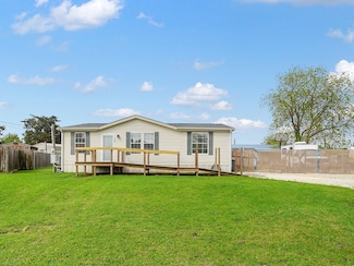 622 Golden Bend Dr, Highlands, TX 77562