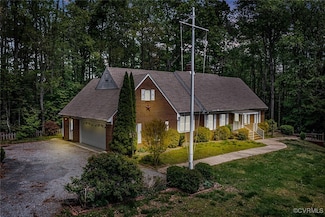 75 Lakeside Dr, Callao, VA 22435