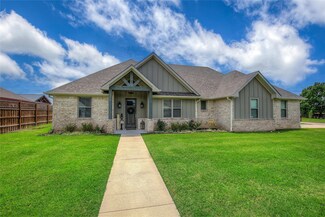 2113 Kelton St, Sulphur Springs, TX 75482