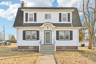 160 E Ogden St, Capron, IL 61012