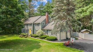 25 Brickoven Rd, Queensbury, NY 12804
