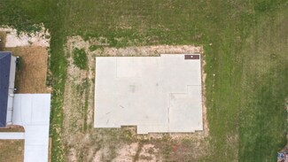 115 Birdie Dr, Hempstead, TX 77445