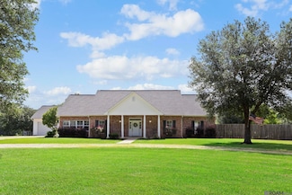 6970 Lake Hills Rd, Saint Francisville, LA 70775