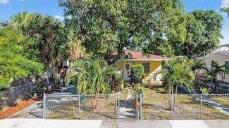 1020 S K St, Lake Worth, FL 33460