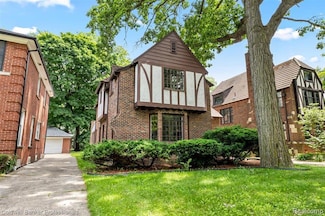 19510 Stratford Rd, Detroit, MI 48221