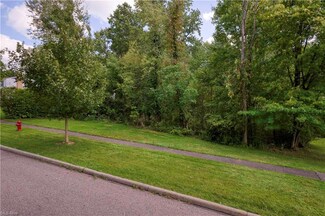 2308 Croydon Rd, Twinsburg, OH 44087
