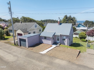 3039 NW Oar Dr, Lincoln City, OR 97367