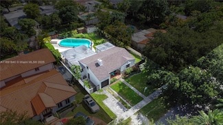 365 De Leon Dr, Miami Springs, FL 33166