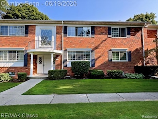 1753 Huntingwood Ln Unit D, Bloomfield Hills, MI 48304