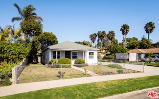 838 W 29th St, San Pedro, CA 90731