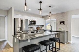 3701 W Phelps Rd, Phoenix, AZ 85053