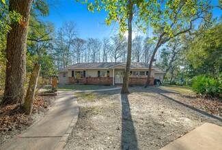 4275 E Riverside Dr, Dunnellon, FL 34434