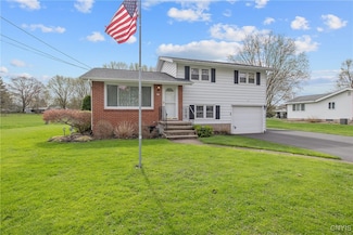 17 Ellen St, Fulton, NY 13069