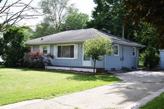 2823 Random Rd, Kalamazoo, MI 49004