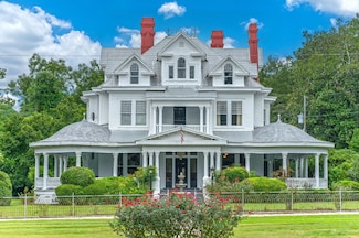 669 5th St, Florala, AL 36442