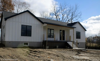 42 Sands Ave, Milton, NY 12547