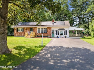 22 Bertone Dr, Schenectady, NY 12306