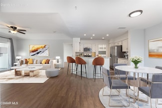 6657 Canterbury Dr Unit 201, Chino Hills, CA 91709