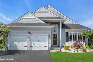 20 Chaucer Cir, Manchester Township, NJ 08759