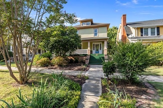 213 Monroe Ave, Cape Charles, VA 23310