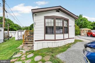 2715 Crestview Dr, York, PA 17402