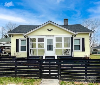 101 Loya St, Mount Holly, NC 28120