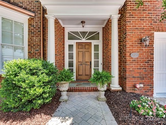 2021 Queens Rd W, Charlotte, NC 28207