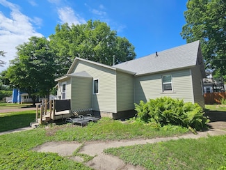 602 Park Ln, Mankato, MN 56001