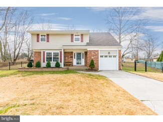 8 Chapel Ct, Cinnaminson, NJ 08077