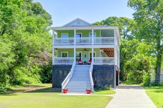 521 Hildebrand Dr, Bonneau, SC 29431