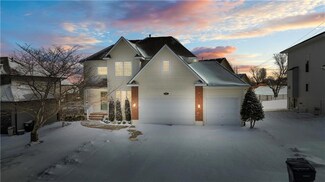 1405 NE Whitestone Dr, Lees Summit, MO 64086