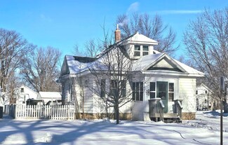 303 E 7th St, Morris, MN 56267
