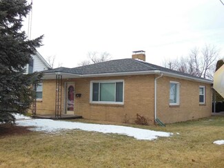 300 W 5th St, Brookston, IN 47923