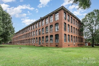 201 S Hoskins Rd Unit 122, Charlotte, NC 28208