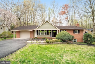 9317 Glenbrook Rd, Fairfax, VA 22031