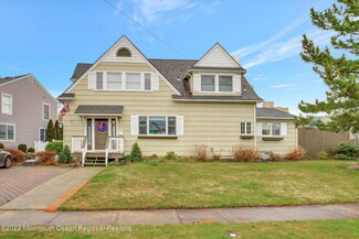 5 River Ave, Monmouth Beach, NJ 07750
