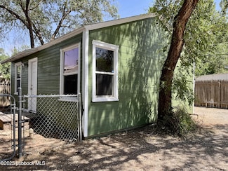 2405 22nd Place Unit Rear, Lubbock, TX 79411
