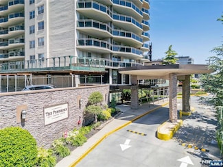 2077 Center Ave Unit 19C, Fort Lee, NJ 07024