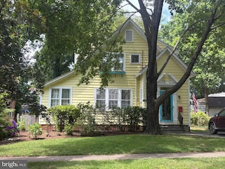 6604 44th Ave, University Park, MD 20782