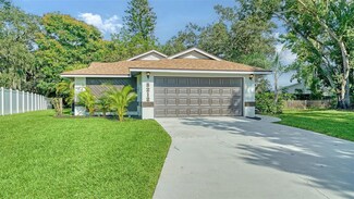 8212 Country Oaks Ct, Sarasota, FL 34243
